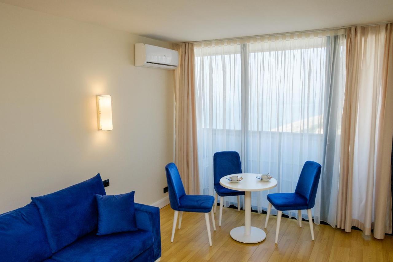 Manco Apartments Batumi Exterior photo